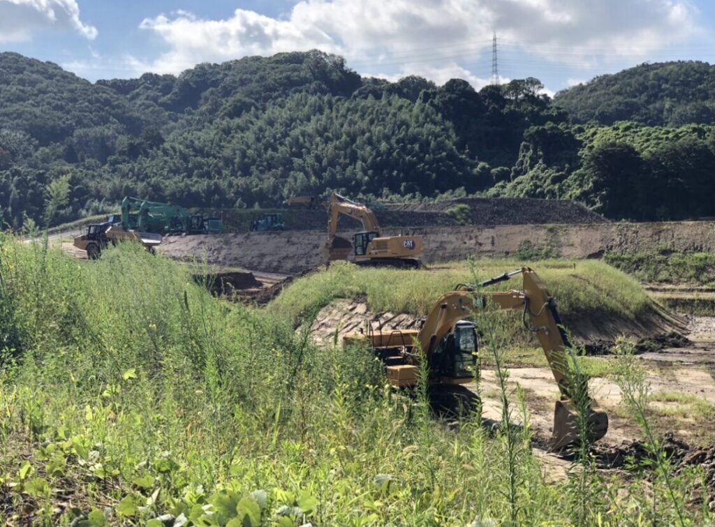 小田川付替締切堤防工事